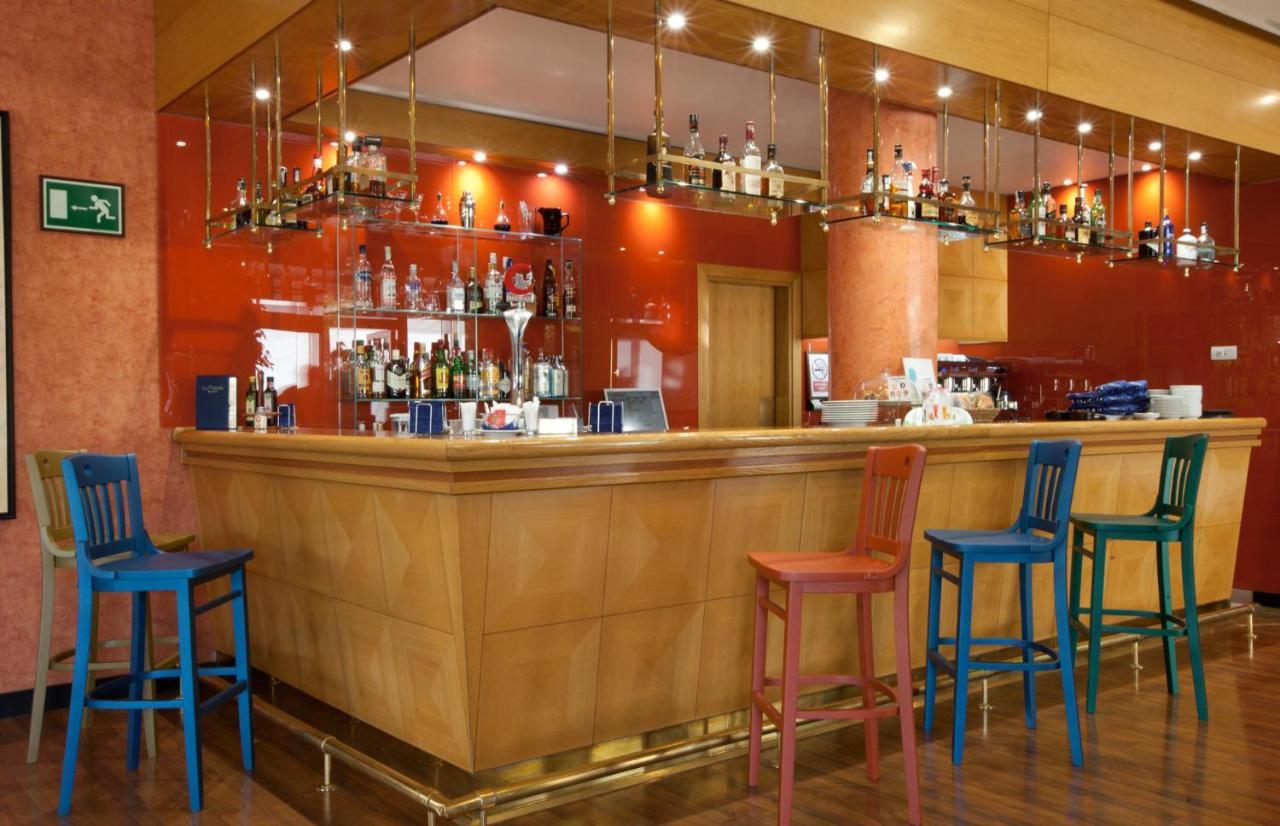 Hotel Villamadrid Luaran gambar